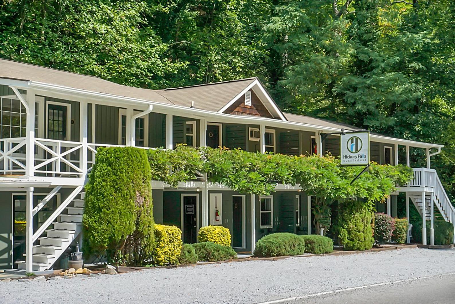 Hickory Falls Inn Chimney Rock Exterior photo