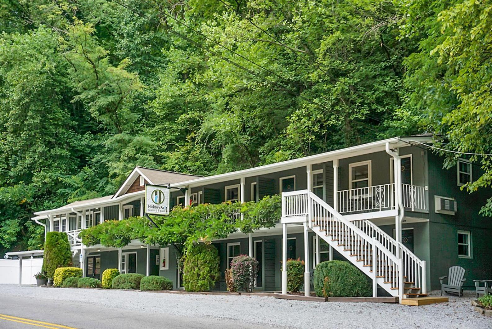 Hickory Falls Inn Chimney Rock Exterior photo